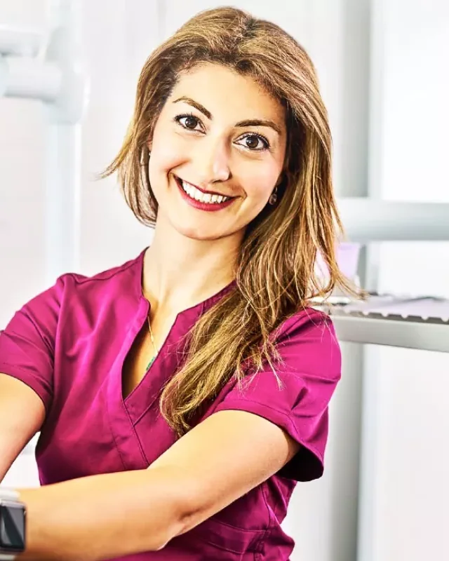Dr. Panthea Nourian-von Vultée, Zahnärztin in Wiesbaden-Breckenheim